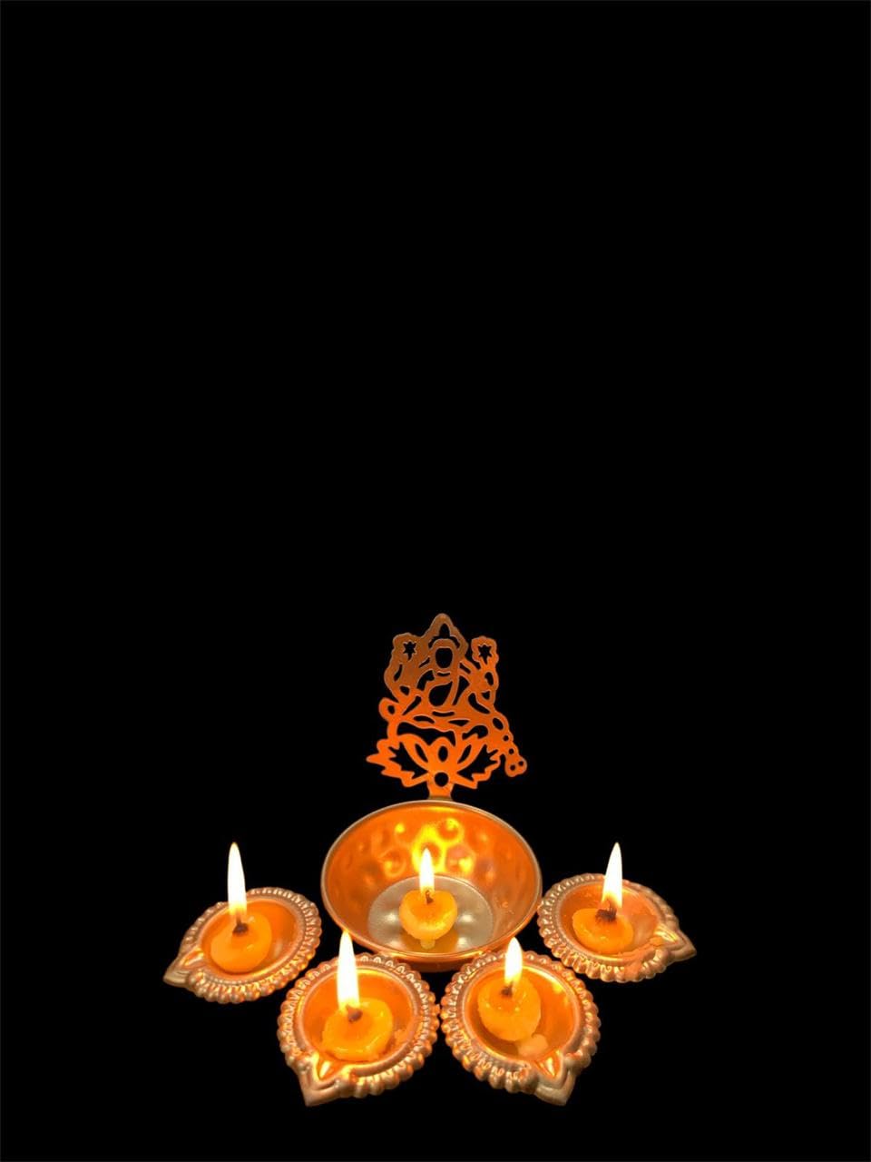 VIBHSA Laxmi Ji Design Urli Bowl with 4 Attached Oil Diyas