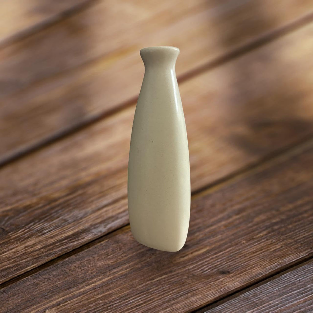 VIBHSA Triangular Shape Botle Ceramic Vase, Flower Vase, Pampas Grass Vase