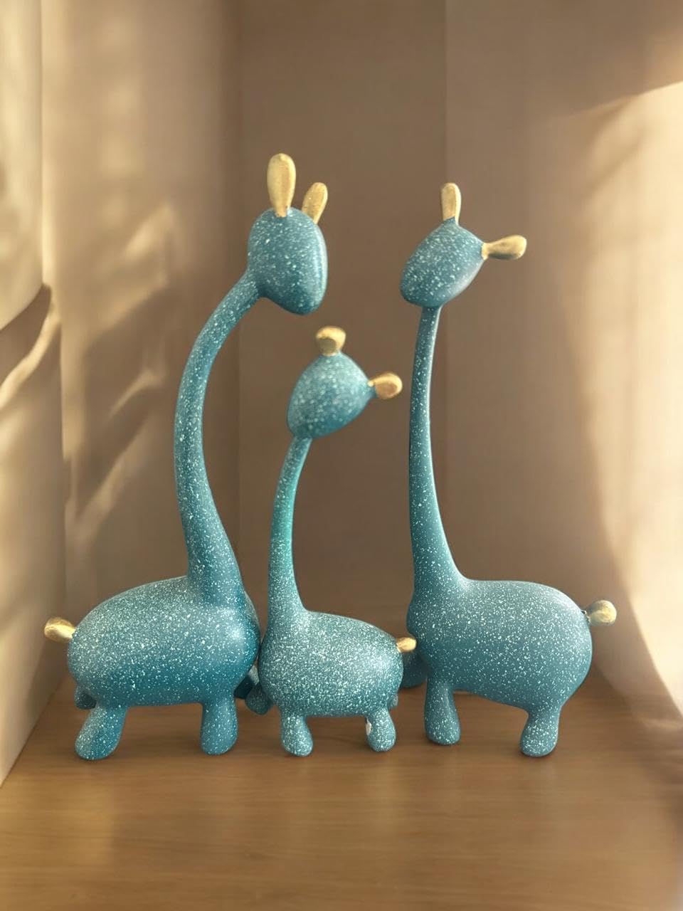 VIBHSA Giraffe Home Decor Statue, Animal Figurine Sculpture for Living Home/Office, Dinning Table
