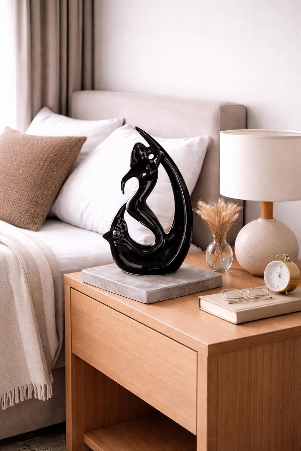 VIBHSA Modern Abstract Romantic Couple Sculpture Elegant Love Showpiece for Home Decor