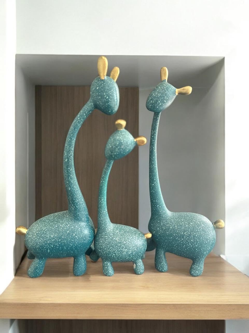 VIBHSA Giraffe Home Decor Statue, Animal Figurine Sculpture for Living Home/Office, Dinning Table