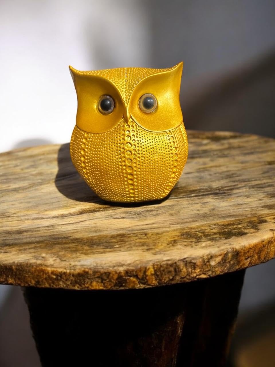 VIBHSA Modern Classy Lucky Owl Resin Art Figure Showpiece (Golden), 1 Piece