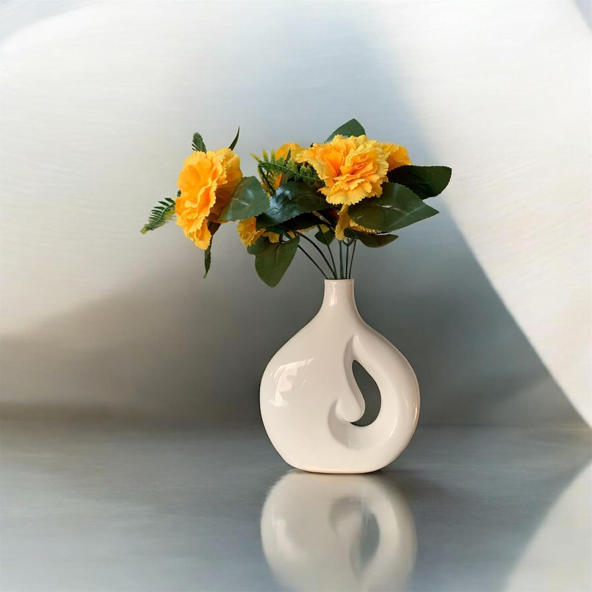 VIBHSA Cloud Hole Shape Ceramic Vase – Set of 1